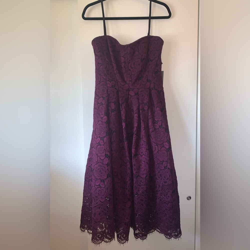 Vera Wang strapless lace dress